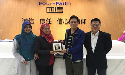 马来西亚客户莅临龙8，选购产品不虚此行